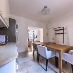 Bright & Perfect Location , 15 Min Eiffel Tower