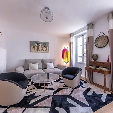 Apartment Bright & Perfect Location , 15 Min Eiffel Tower Paris