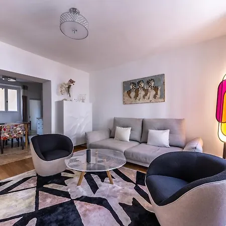 Apartment Bright & Perfect Location , 15 Min Eiffel Tower *