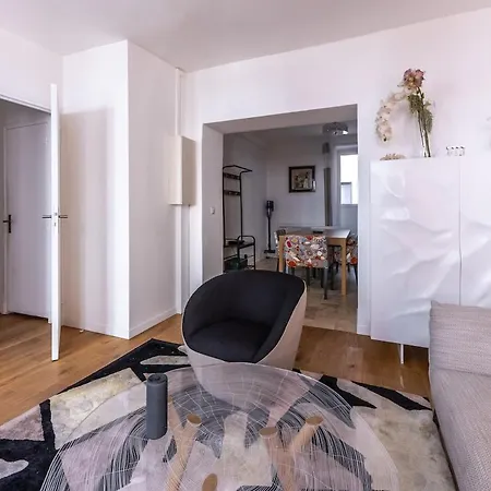 Bright & Perfect Location , 15 Min Eiffel Tower Apartment Paris