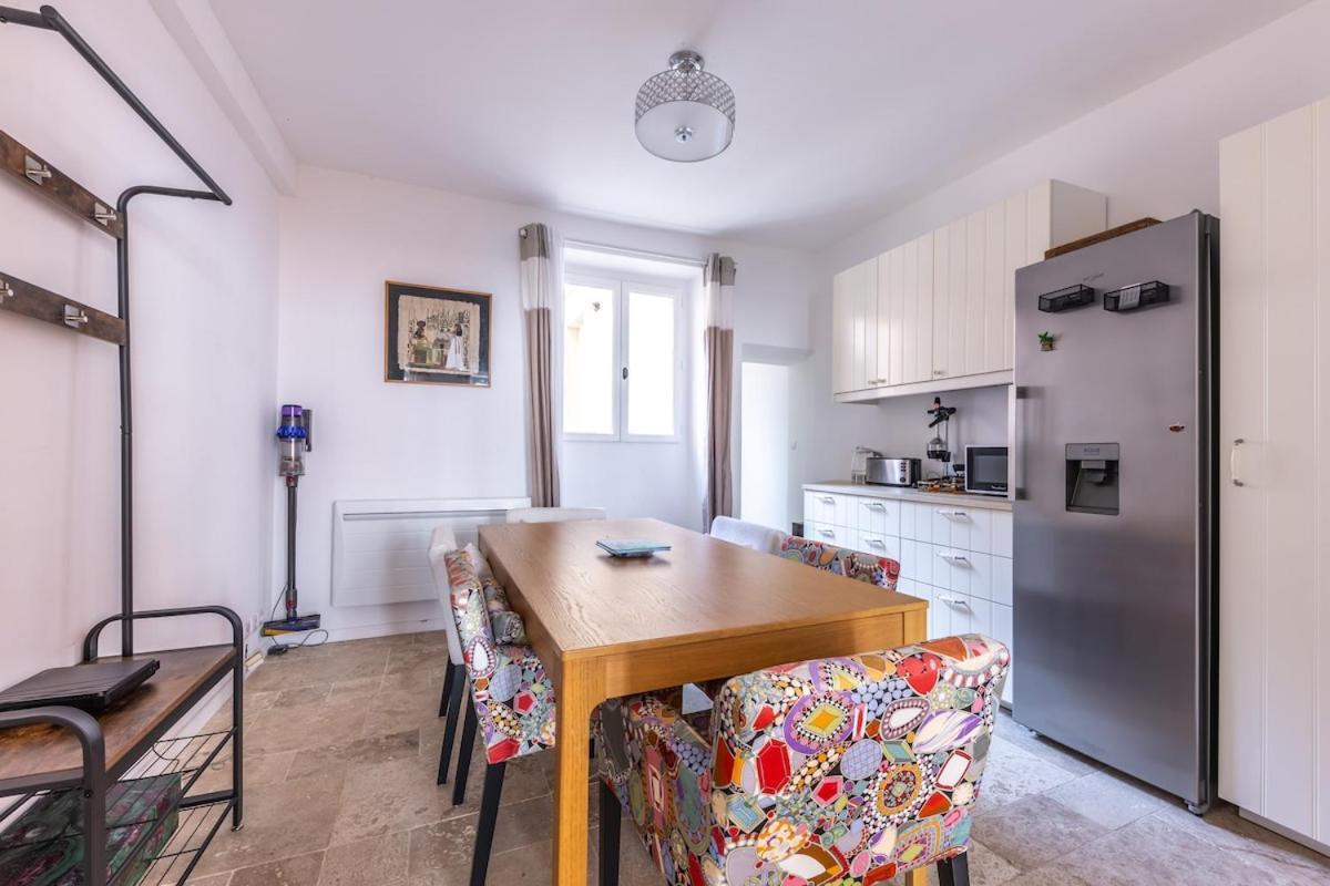 Apartment Bright & Perfect Location , 15 Min Eiffel Tower Paris